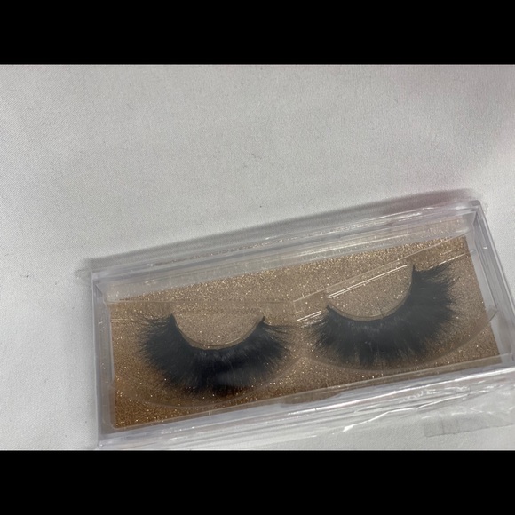 Lace front wigs, bundles and lashes - Picture 8 of 16